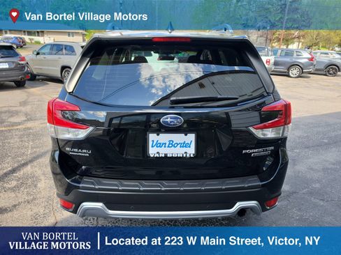 Used 2022 Subaru Forester Touring AWD/4WD image 6