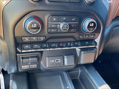 Used 2020 Chevrolet Silverado 1500 High Country w/ Technology Package AWD/4WD image 32