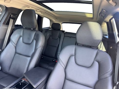 Certified 2023 Volvo XC60 B5 Plus w/ Climate Package AWD/4WD image 24