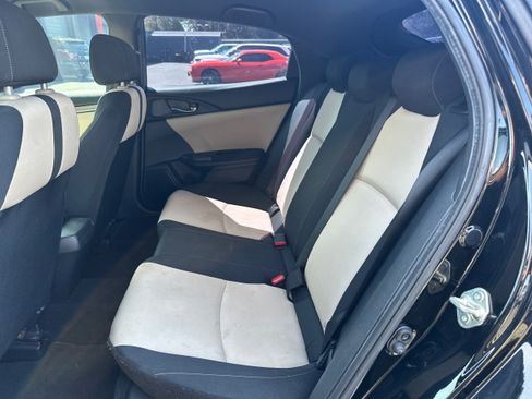 Used 2018 Honda Civic Sport image 10