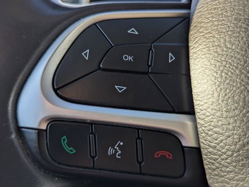 Used 2019 Jeep Compass Latitude image 13