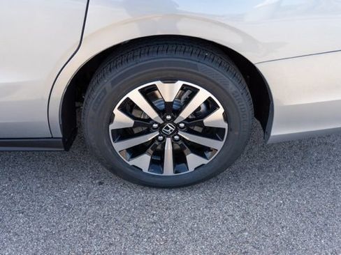 Used 2025 Honda Odyssey EX-L image 14