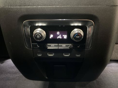 Used 2023 GMC Yukon XL Denali Ultimate AWD/4WD image 18