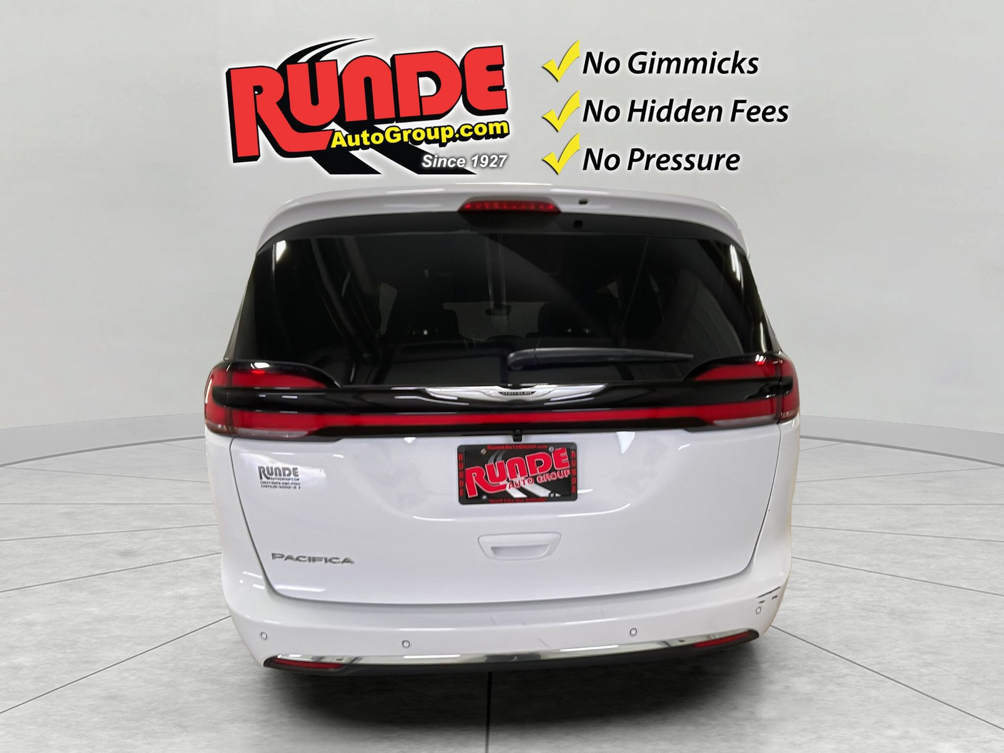 Used 2026 Chrysler Pacifica Select FWD image 5