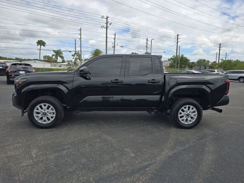 Used 2025 Toyota Tacoma SR image 6