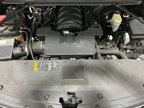 Used 2020 Chevrolet Suburban Premier image 18