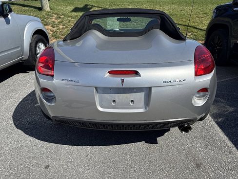 Used 2006 Pontiac Solstice Convertible w/ Premium Package RWD image 4