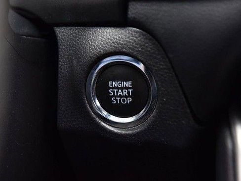 Used 2025 Toyota RAV4 XLE AWD/4WD image 17