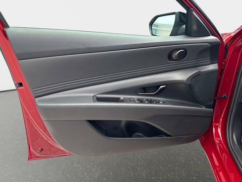Used 2026 Hyundai Elantra SEL Sport Premium w/ Cargo Package FWD image 15
