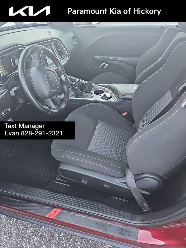 Used 2022 Dodge Challenger R/T w/ Driver Convenience Group RWD image 14
