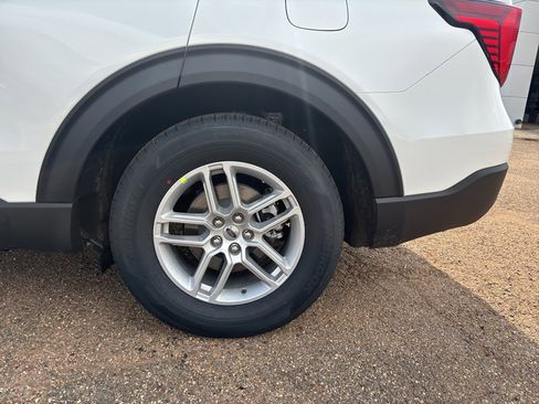 New 2026 Ford Explorer Active w/ Active Comfort Package RWD image 11