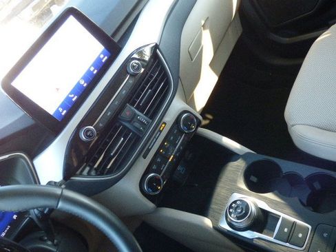 Used 2022 Ford Escape SEL w/ Technology Package image 28