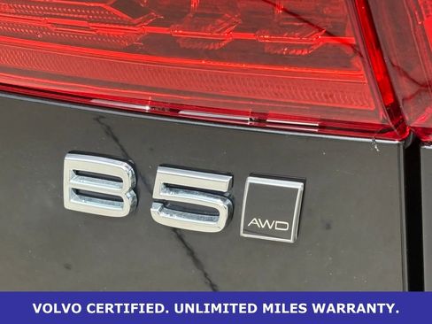 Certified 2025 Volvo XC60 B5 Core AWD/4WD image 10