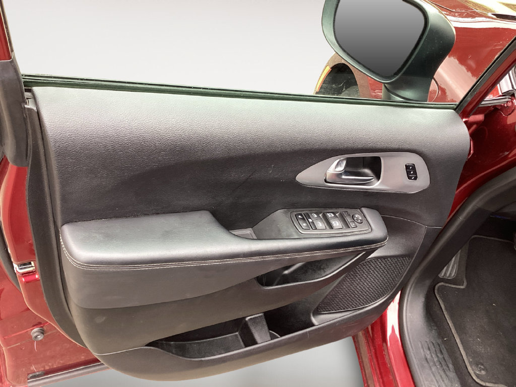 Used 2023 Chrysler Pacifica Touring-L w/ S Appearance Package FWD image 10