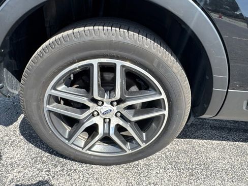 Used 2018 Ford Explorer Sport AWD/4WD image 42