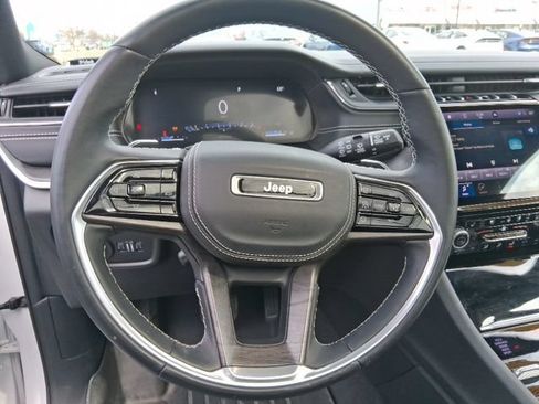 Used 2021 Jeep Grand Cherokee L Overland w/ Luxury Tech Group IV AWD/4WD image 19