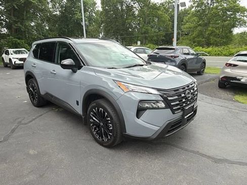 Used 2026 Nissan Rogue Dark Armor AWD/4WD image 3