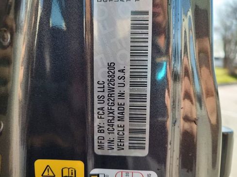 Certified 2024 Jeep Wrangler Unlimited Rubicon w/ XTREMEE 35" Tire Package image 34