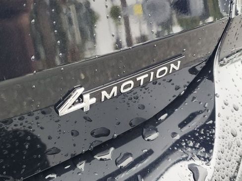 New 2026 Volkswagen Taos SE image 7