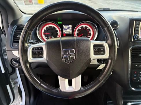 Used 2019 Dodge Grand Caravan GT image 14