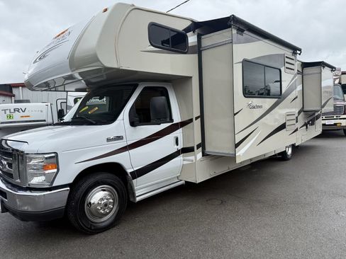 Used 2017 Ford E-450 and Econoline 450 Super Duty w/ Motorhome Prep Package RWD image 6