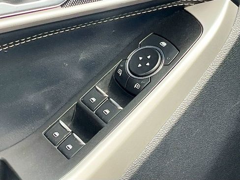 Used 2021 Ford Explorer XLT w/ Equipment Group 202A image 18