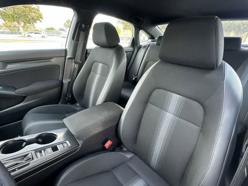 Used 2023 Honda Civic Sport image 14