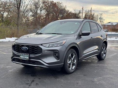 Used 2023 Ford Escape ST-Line Select w/ Tech Pack #2 image 8