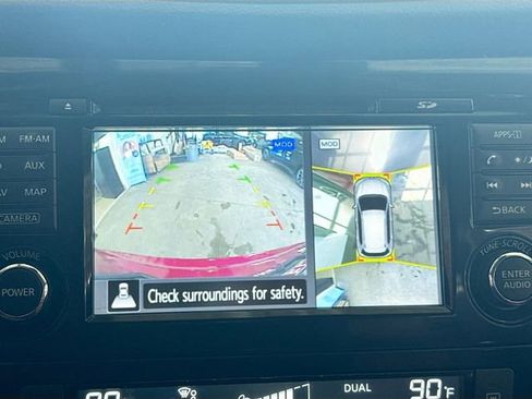 Used 2017 Nissan Rogue SL w/ SL Premium Package image 15