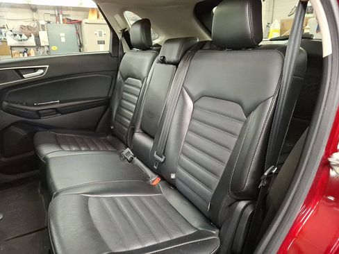 Used 2018 Ford Edge SEL w/ Equipment Group 201A AWD/4WD image 9
