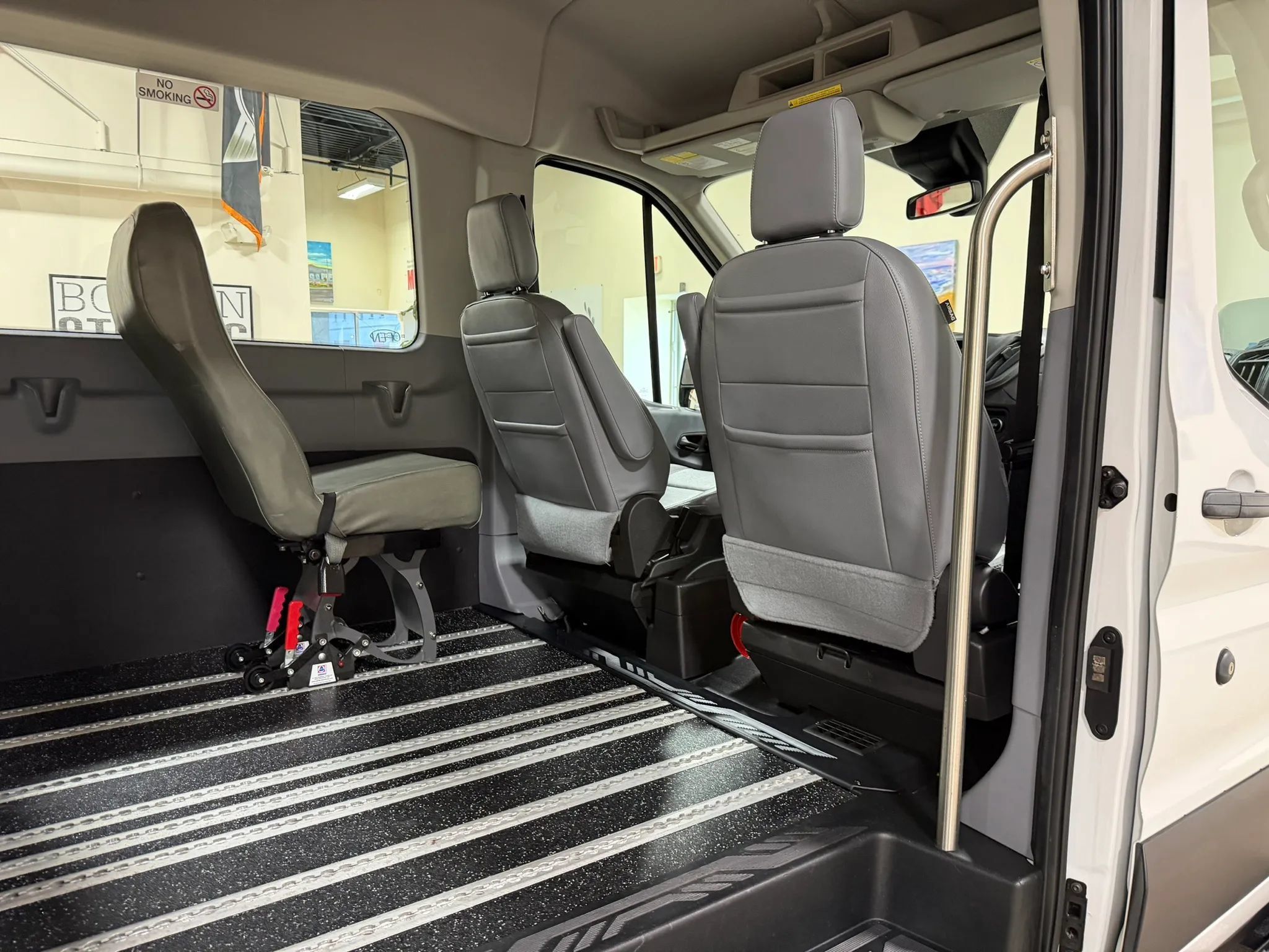 Used 2018 Ford Transit 150 XL RWD image 36