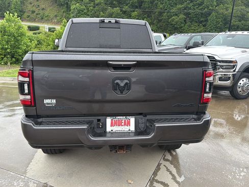 Used 2022 RAM 2500 Laramie w/ Night Edition AWD/4WD image 4