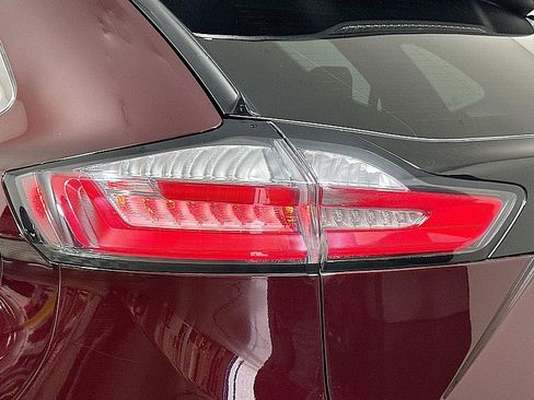 Used 2024 Ford Edge SEL w/ Convenience Package image 32