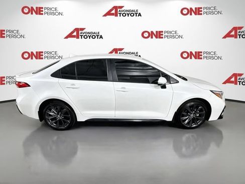 Certified 2026 Toyota Corolla SE w/ Carpet Mat Package (TMS) FWD image 9