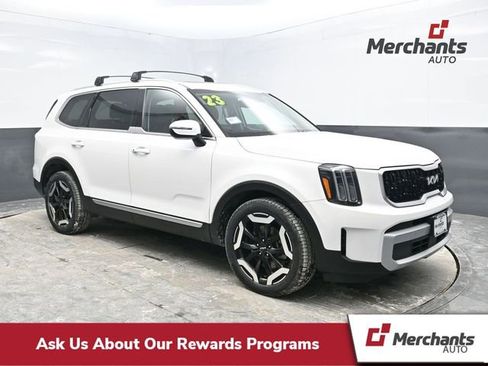 Used 2023 Kia Telluride EX w/ EX Captain's Chair Package image 1