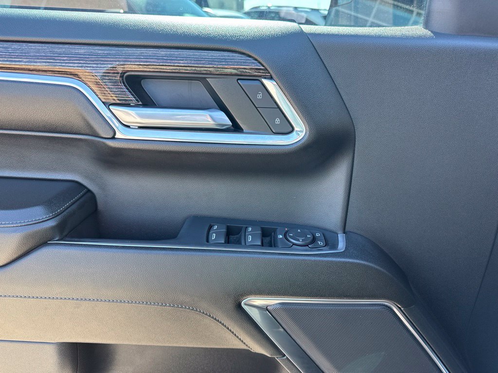 Used 2024 GMC Sierra 1500 Elevation w/ LPO, Elevation Black Package AWD/4WD image 11