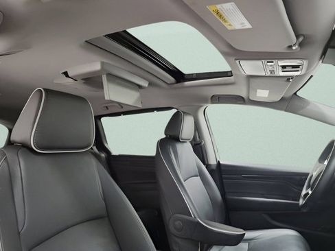 Used 2022 Honda Odyssey Elite image 8
