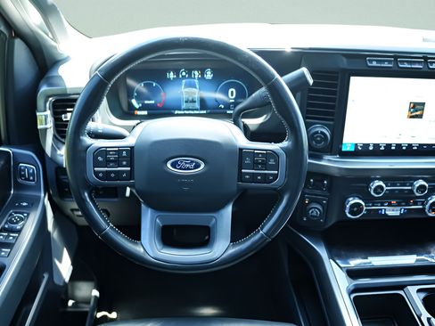 Used 2023 Ford F250 Lariat w/ Lariat Ultimate Package AWD/4WD image 5