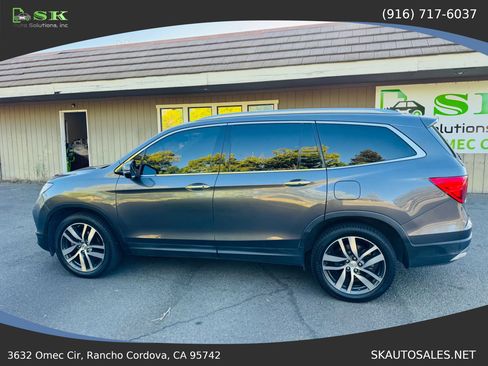 Used 2017 Honda Pilot Touring image 12