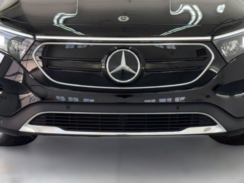 Used 2023 Mercedes-Benz EQB 300 4MATIC image 24