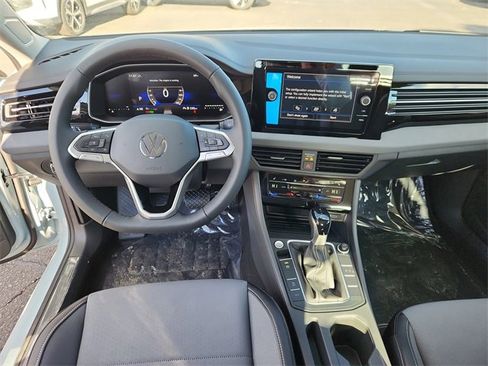 New 2026 Volkswagen Jetta SE image 9