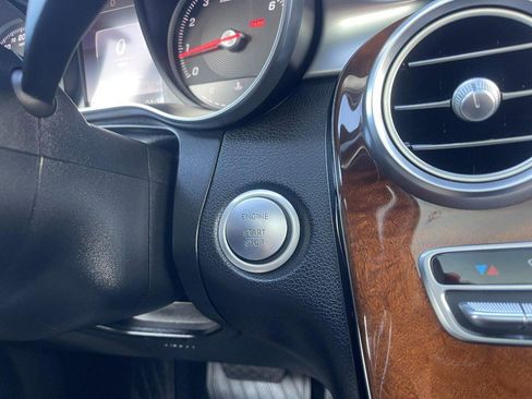 Used 2018 Mercedes-Benz GLC 300 4MATIC image 34