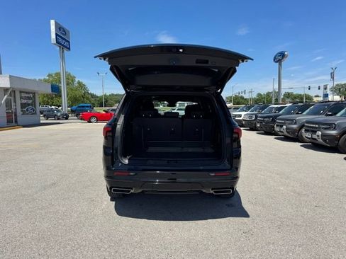 Used 2025 Buick Enclave Sport Touring AWD/4WD image 29