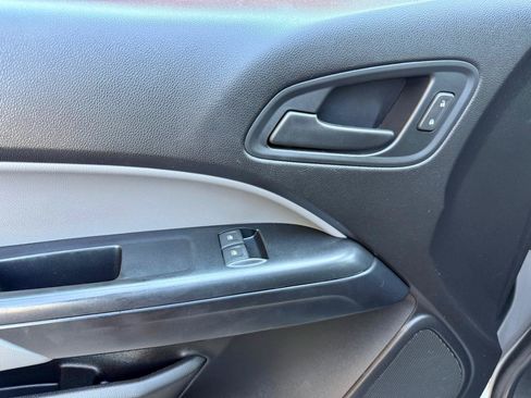 Used 2018 Chevrolet Colorado W/T RWD image 13