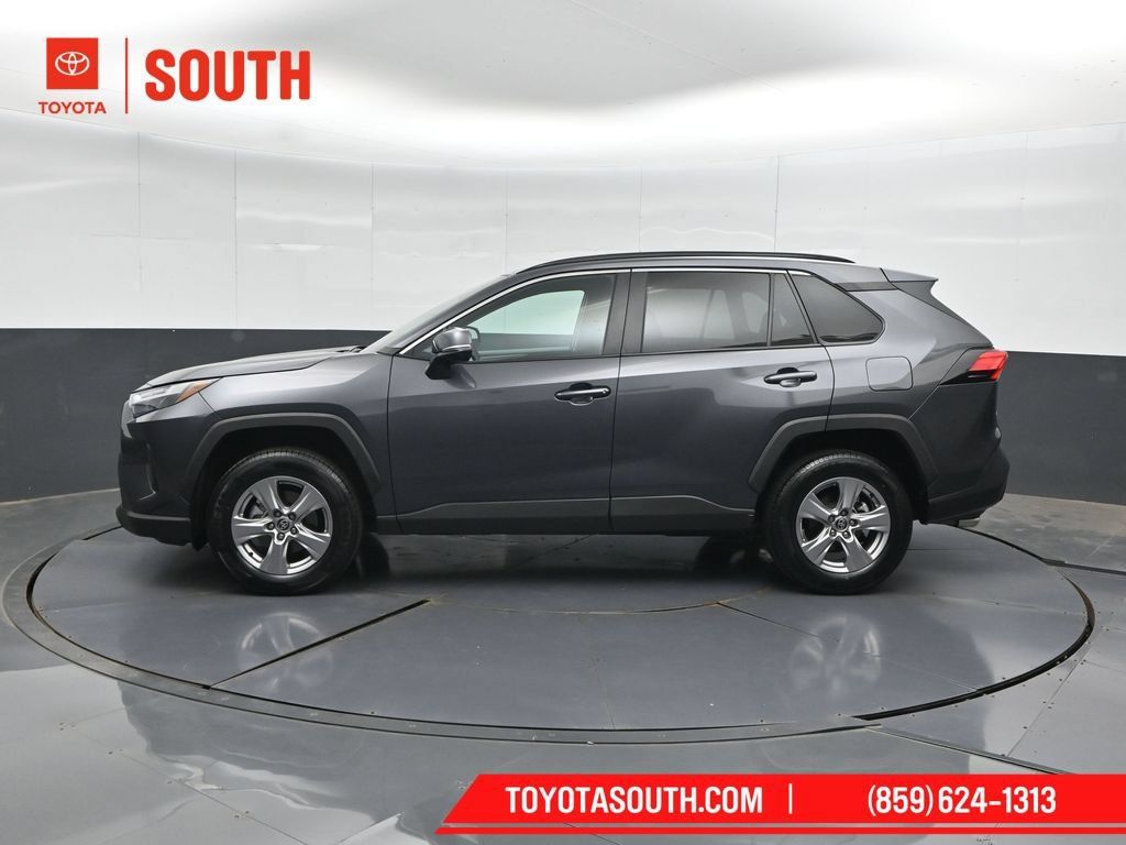 Used 2025 Toyota RAV4 XLE AWD/4WD image 7