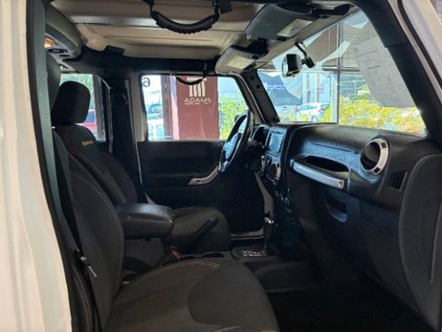 Used 2014 Jeep Wrangler Unlimited Sahara w/ Connectivity Group image 34