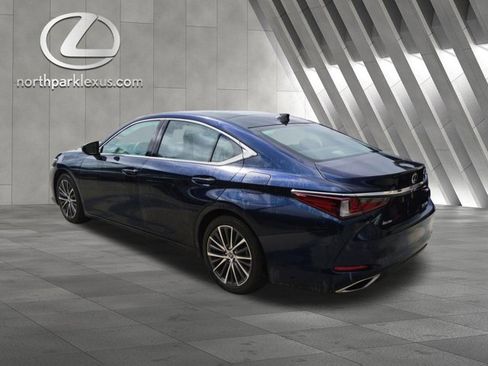 Used 2023 Lexus ES 350 w/ Premium Package FWD image 2