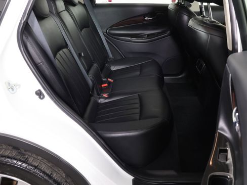 Used 2017 INFINITI QX50 AWD image 39