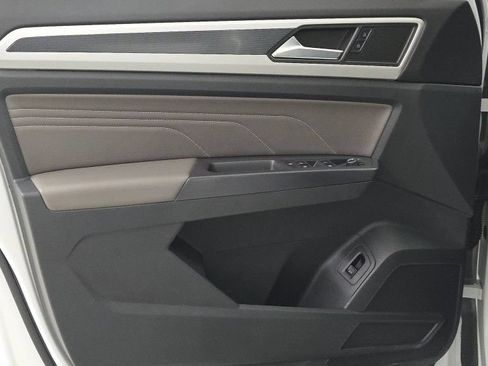 Used 2021 Volkswagen Atlas SE FWD image 9