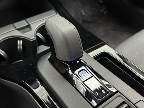 Used 2025 Toyota Prius LE image 16